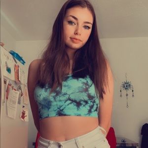 Meet your Posher, Halie